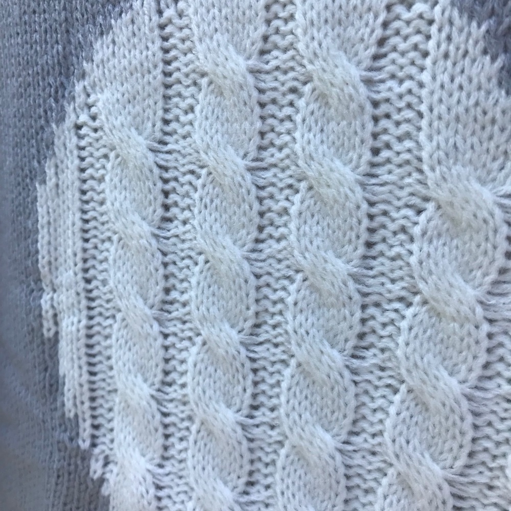 ✨Heart Patterned Cable Knit Long Sleeved Sweater✨ - Picture 5 of 6